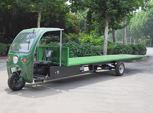 電動(dòng)平板車使用環(huán)境一般較差,要求電機(jī)、電瓶較耐久